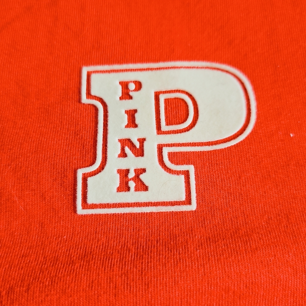 💥SALE💥🌟NWOT PINK Victoria's Secret Coral-Orange Graphic Tee